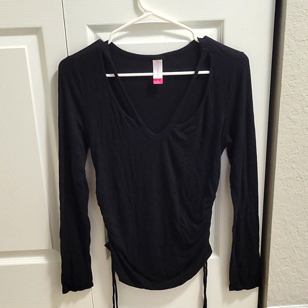 No Boundaries Black V Neck Long Sleeve